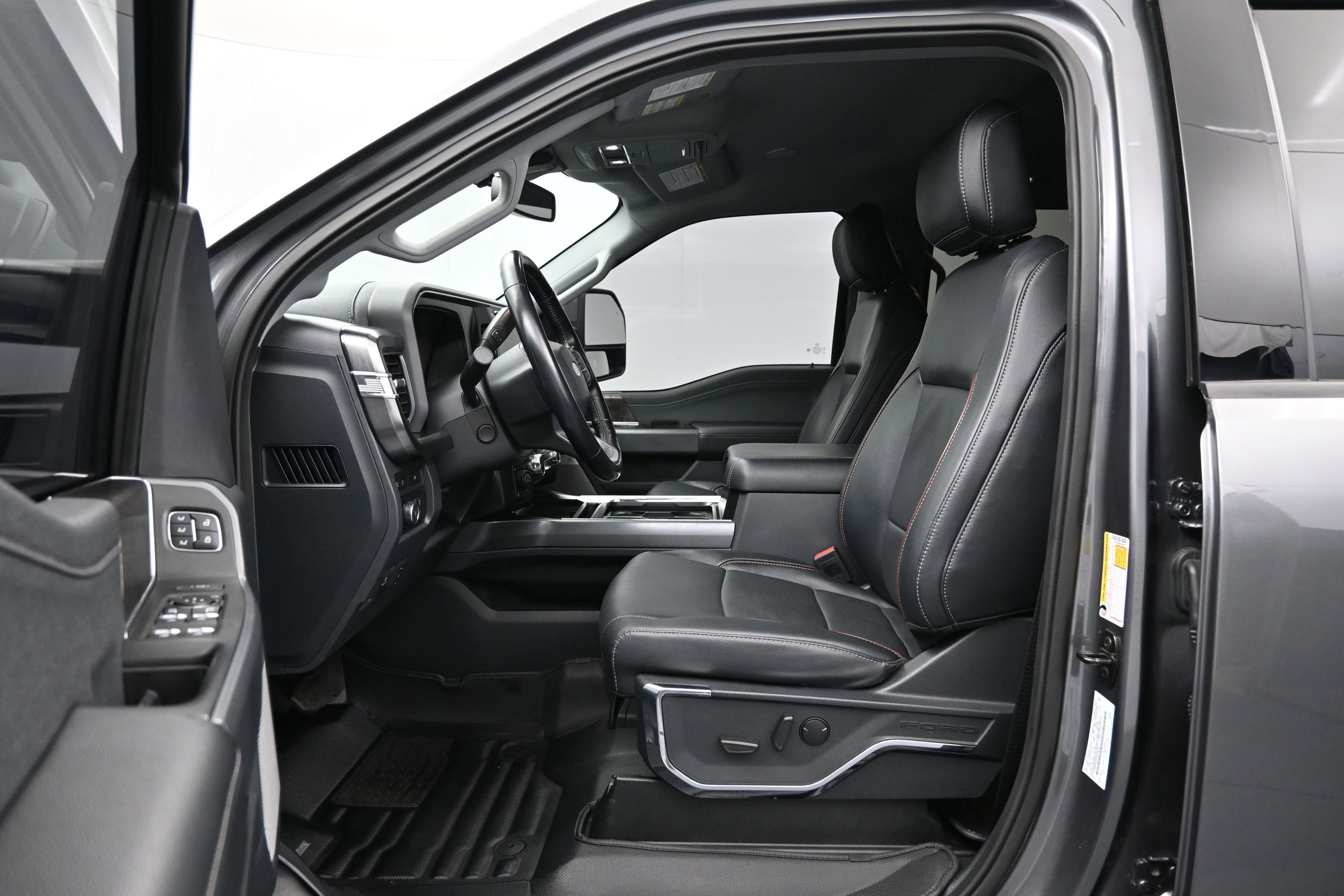 Used 2023 Ford F250 Lariat w/ Lariat Ultimate Package AWD/4WD image 9