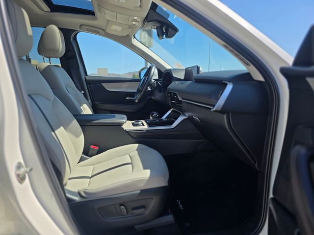 Certified 2024 MAZDA CX-90 Plug-In Hybrid w/ Preferred image 11