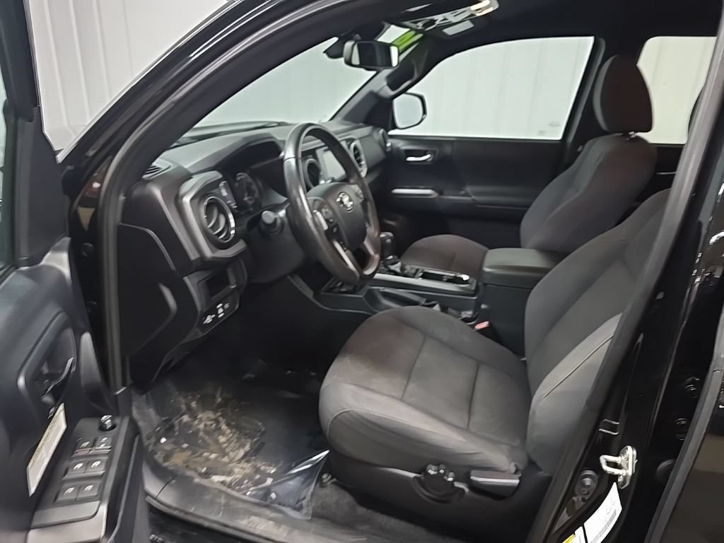 Used 2019 Toyota Tacoma TRD Off-Road AWD/4WD image 28