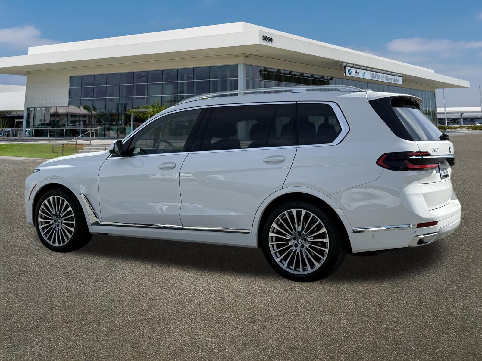 Used 2026 BMW X7 xDrive40i image 7