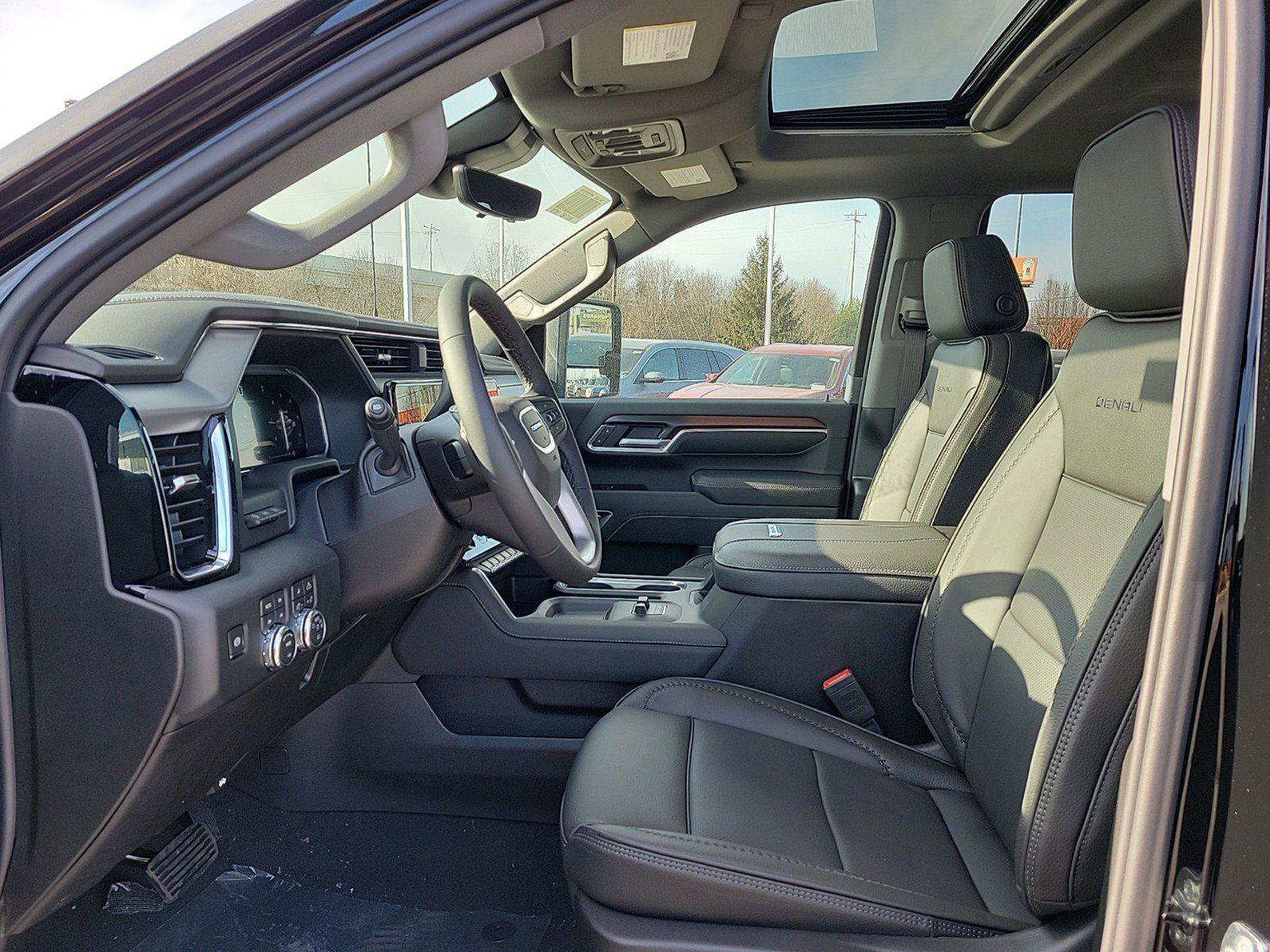 New 2026 GMC Sierra 3500 Denali w/ Denali Reserve Package image 15