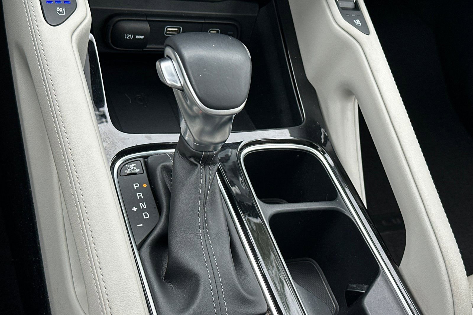 Used 2023 Kia Telluride EX w/ EX Captain's Chair Package image 24