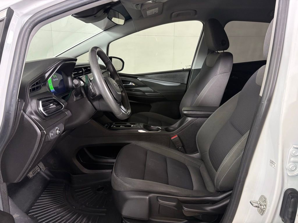 Used 2023 Chevrolet Bolt LT FWD image 17