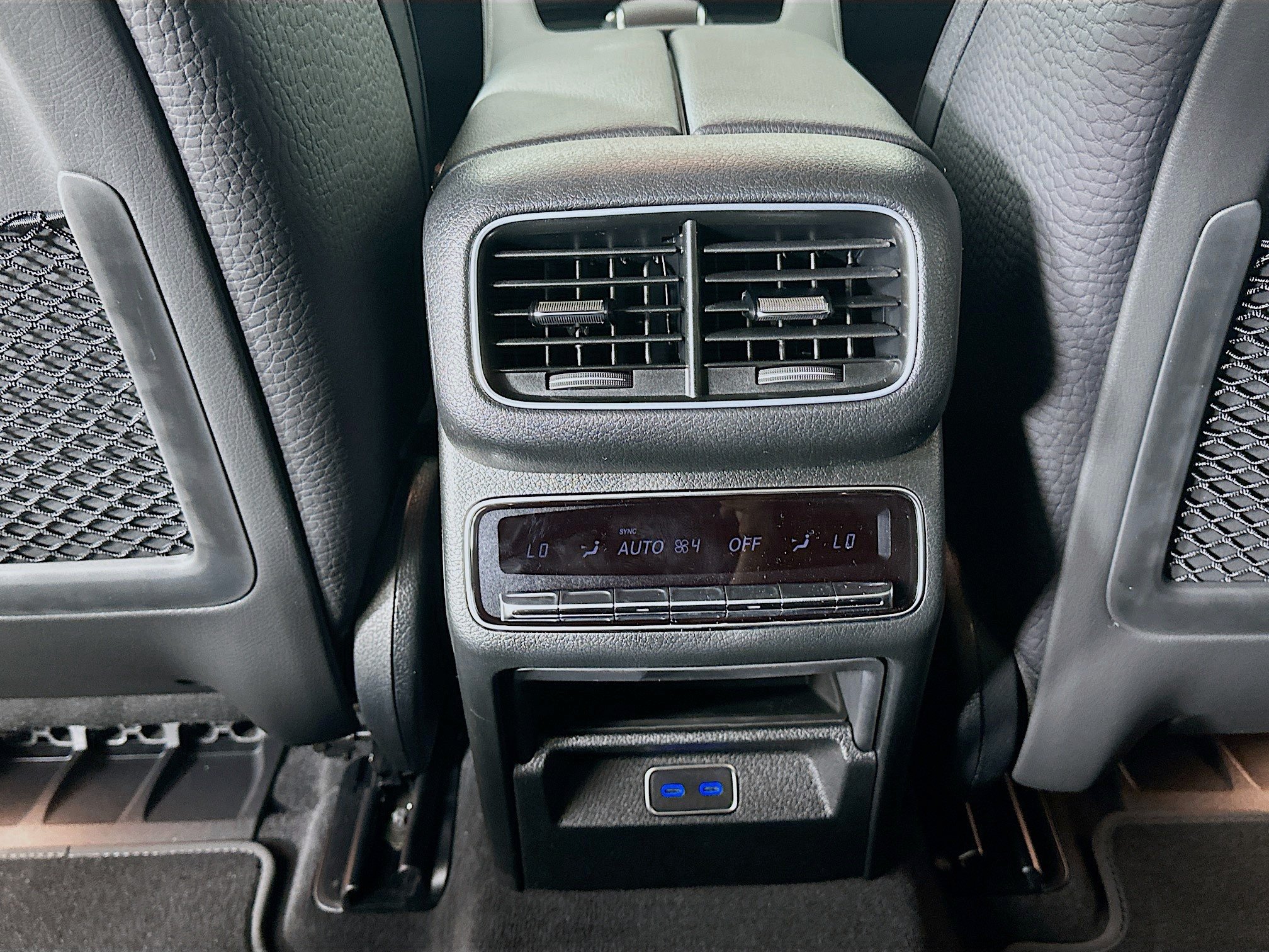 Used 2026 Mercedes-Benz GLS 450 4MATIC image 33