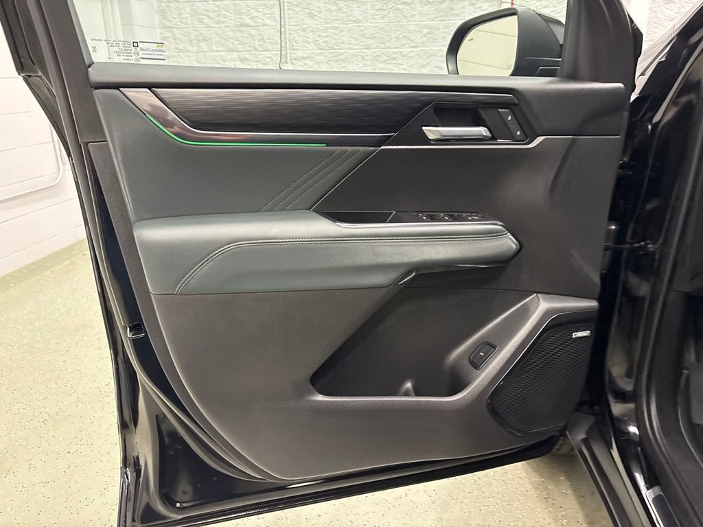 Certified 2025 GMC Acadia AT4 w/ LPO, Floor Liner Package AWD/4WD image 14