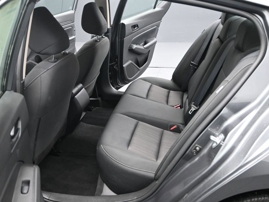 Used 2024 Nissan Altima 2.5 SV image 16