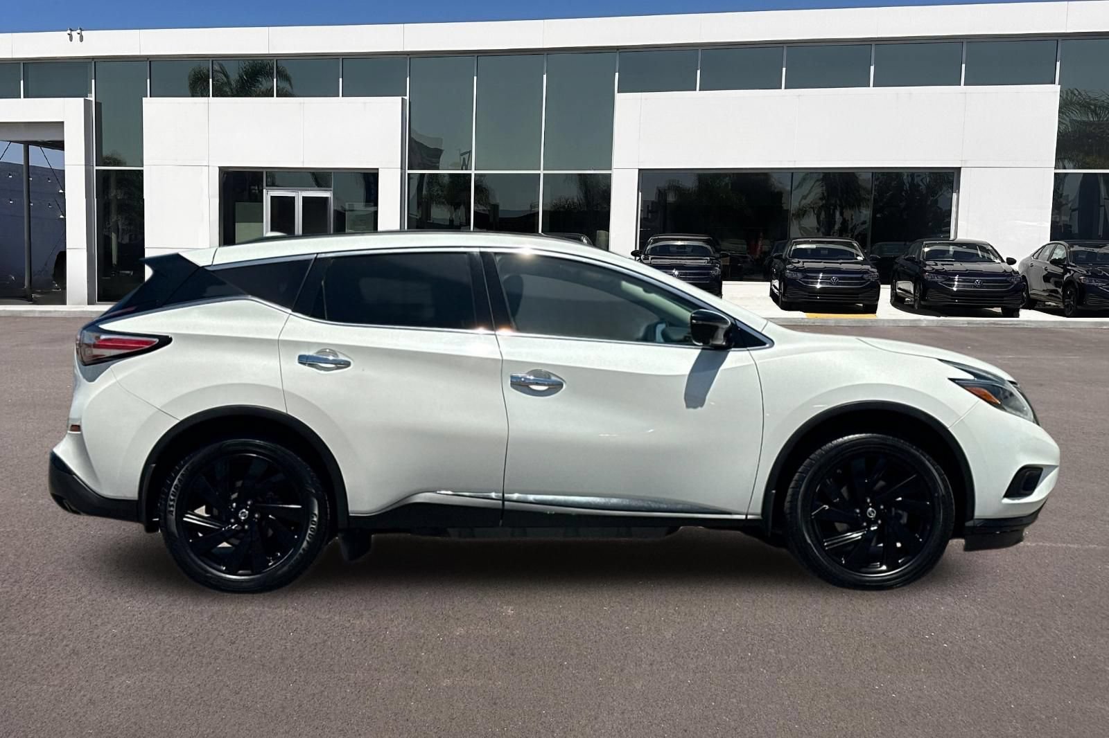 Used 2018 Nissan Murano SL w/ Midnight Edition Package FWD image 2