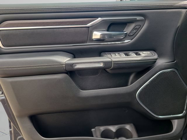 Used 2025 RAM 1500 Laramie AWD/4WD image 16