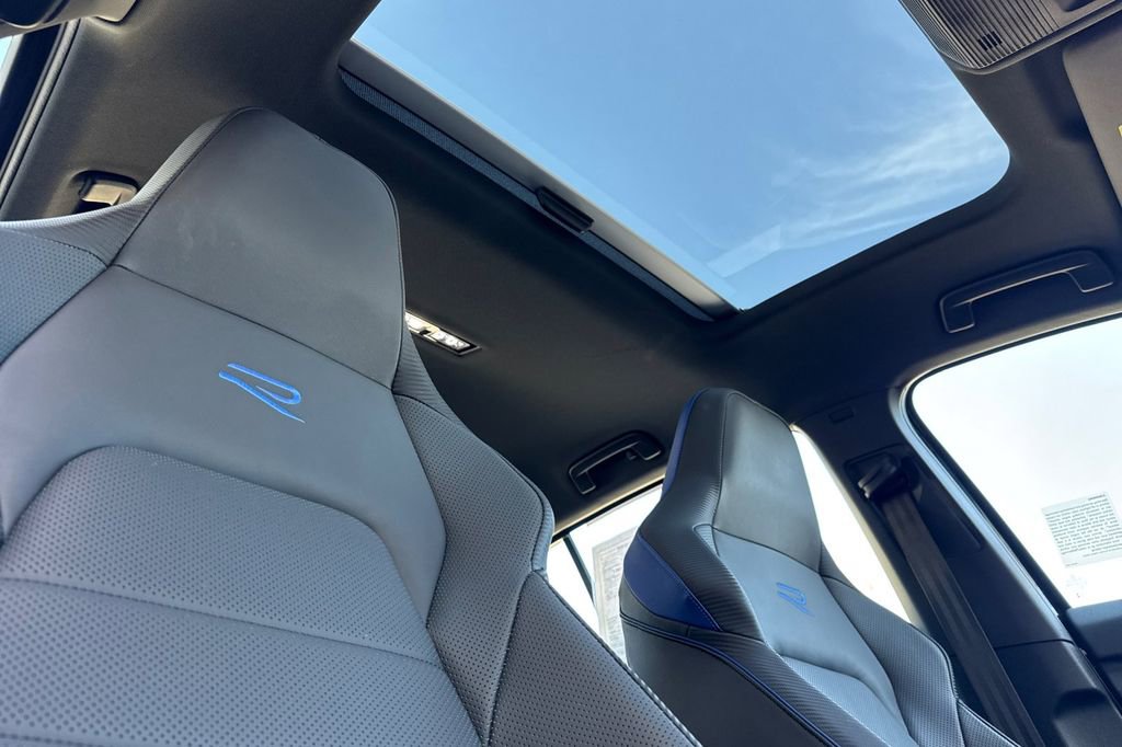 Used 2024 Volkswagen Golf R image 20