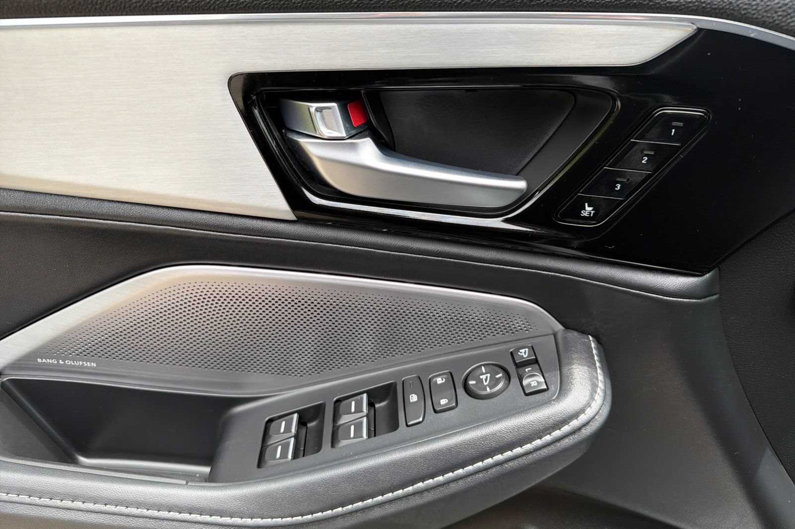 Used 2026 Acura MDX FWD w/ Technology Package image 11