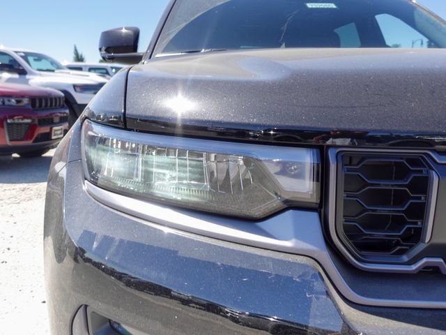 New 2026 Jeep Grand Cherokee L Limited w/ Limited Altitude Package AWD/4WD image 3