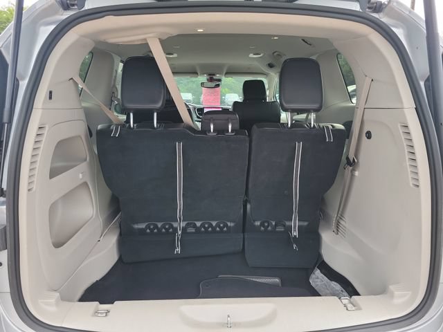 Used 2023 Chrysler Pacifica Touring-L FWD image 27