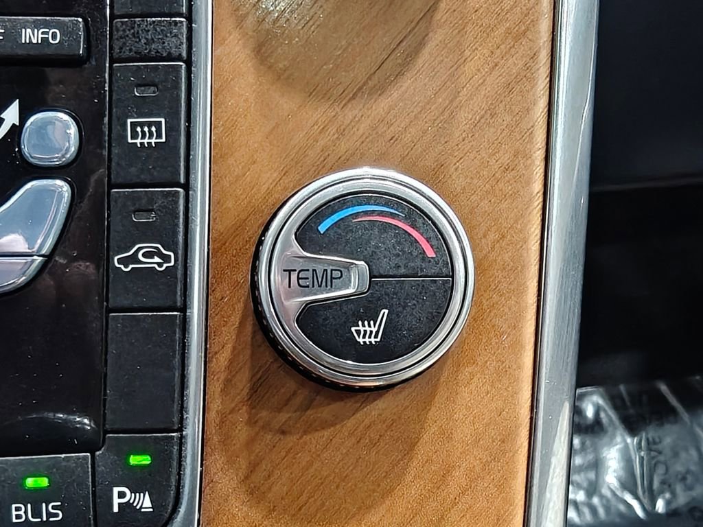 Used 2017 Volvo XC60 T5 Inscription w/ Preferred Option Package image 9