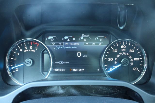 Used 2015 Ford F150 Lariat w/ Equipment Group 502A Luxury AWD/4WD image 27