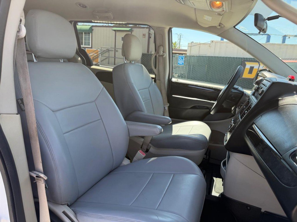 Used 2014 Dodge Grand Caravan SE w/ Quick Order Package 29E SE FWD image 26