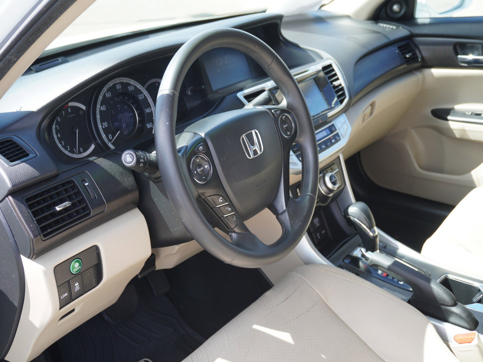 Used 2015 Honda Accord EX-L image 18