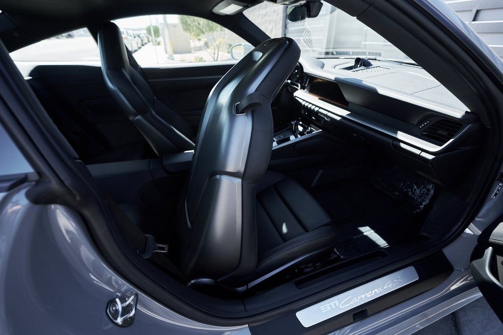 Used 2024 Porsche 911 Carrera 4S w/ Premium Package image 37