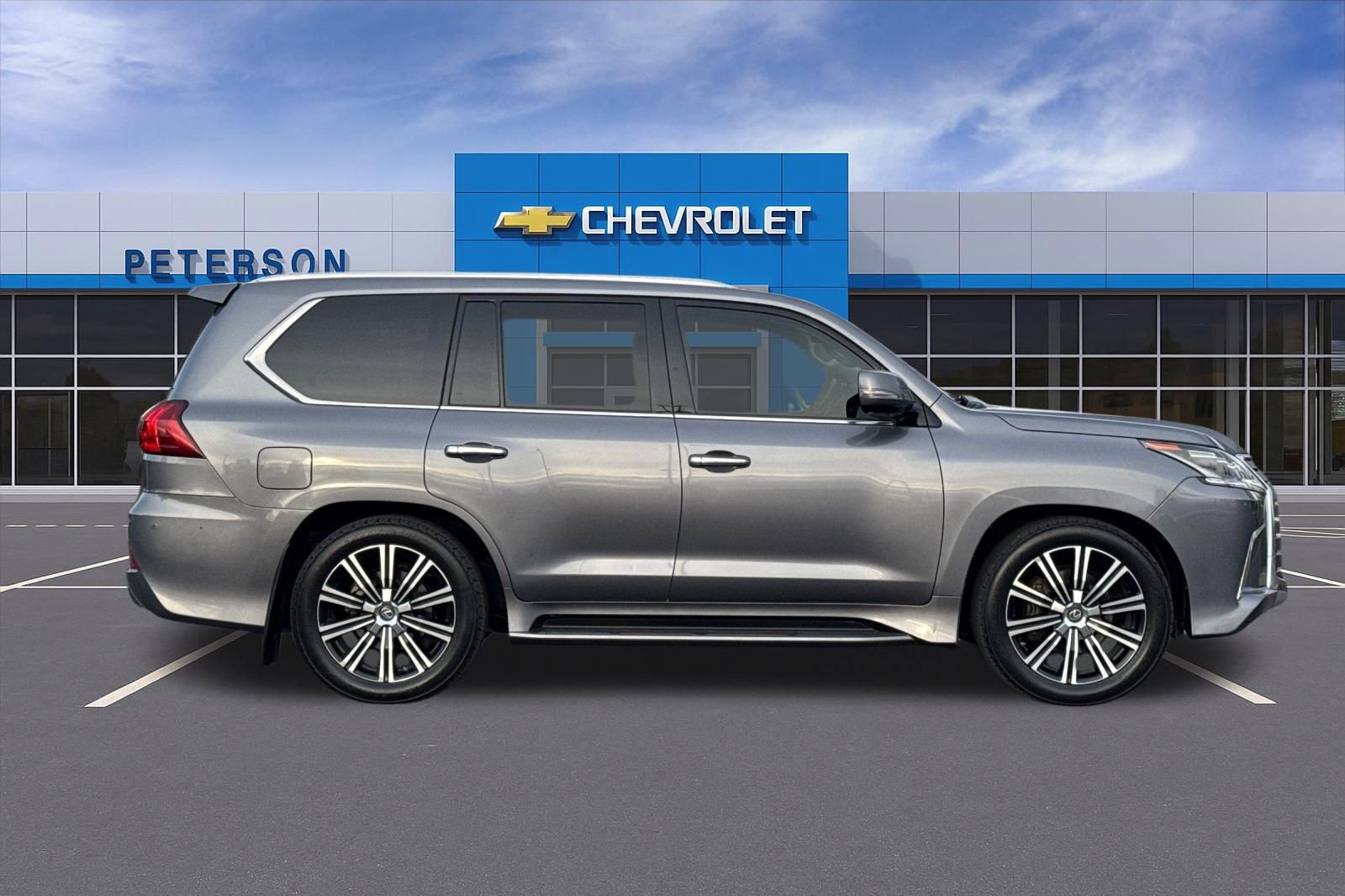 Used 2019 Lexus LX 570 4WD w/ Luxury Package image 3