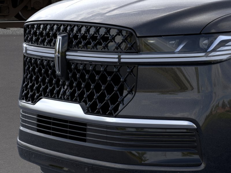 New 2026 Lincoln Navigator Reserve w/ Jet Appearance Package AWD/4WD image 17