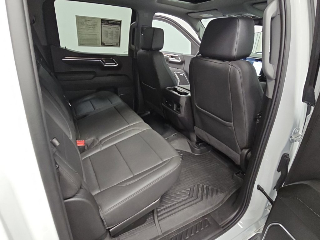 Used 2024 Chevrolet Silverado 1500 LT Trail Boss w/ LT Trail Boss Premium Package AWD/4WD image 39