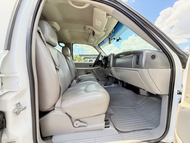 Used 2006 Chevrolet Suburban 2500 AWD/4WD image 20