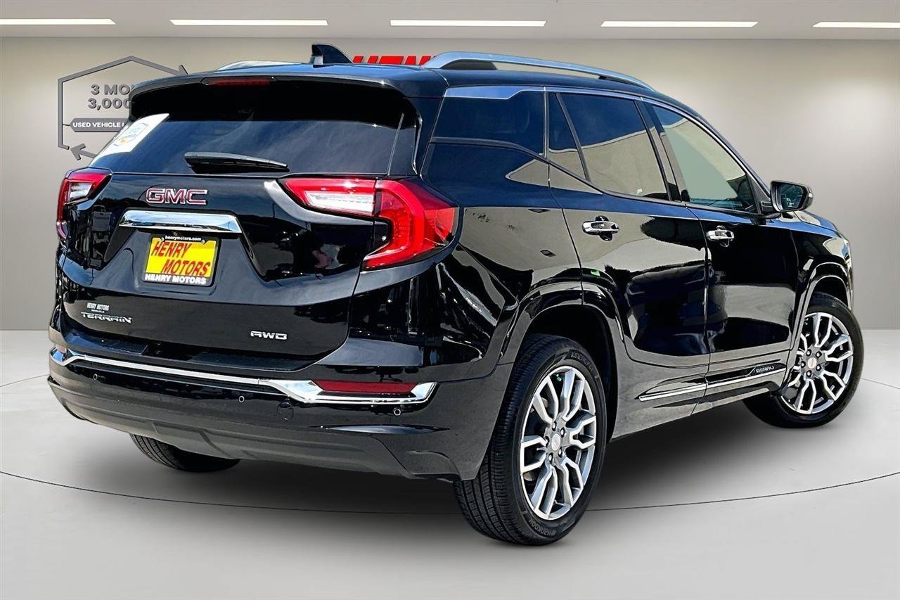 Used 2022 GMC Terrain Denali w/ Denali Premium Package AWD/4WD image 6