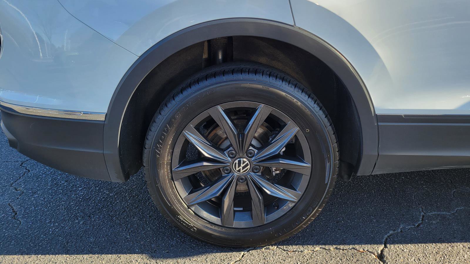 Certified 2024 Volkswagen Tiguan SE image 12