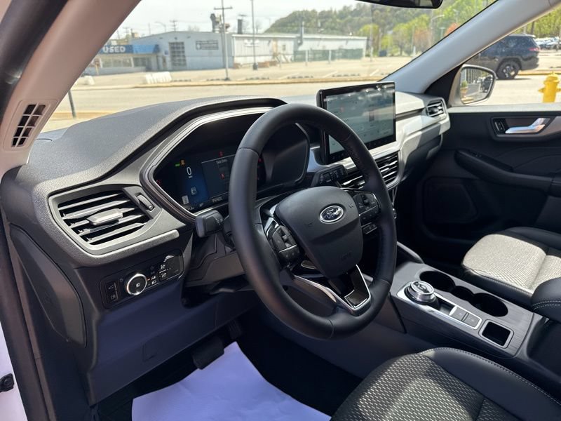 New 2025 Ford Escape SE FWD image 24