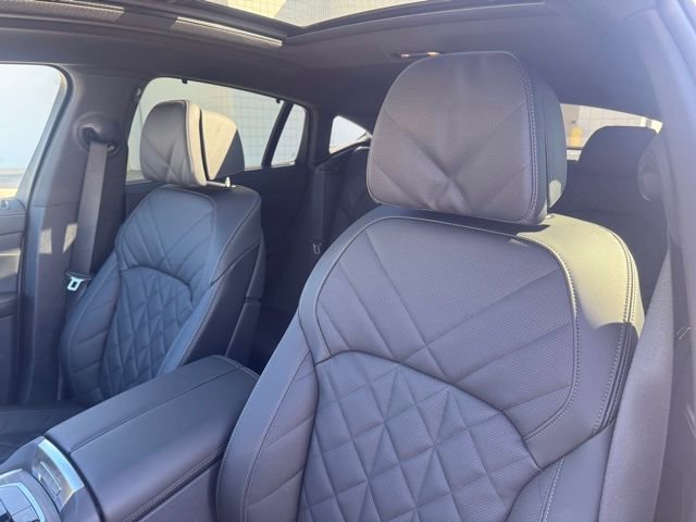 New 2026 BMW X6 xDrive40i w/ Executive Package image 14