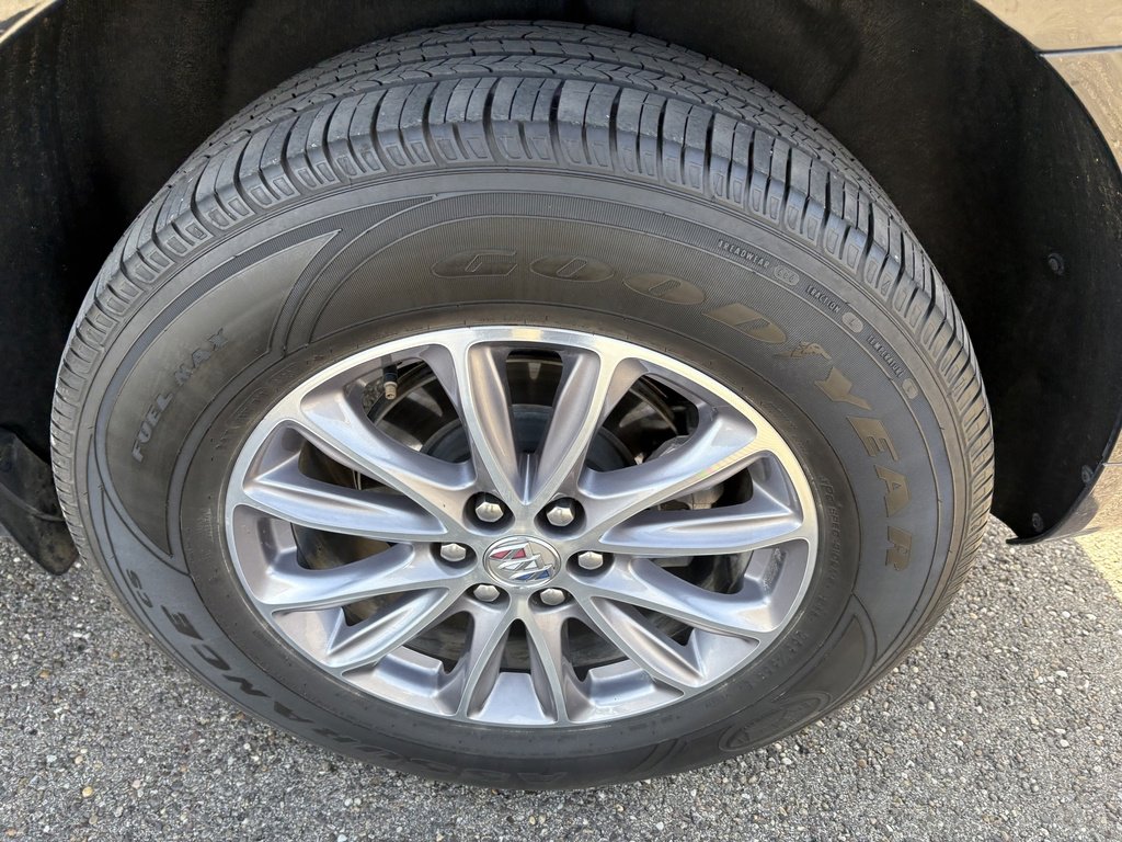 Used 2024 Buick Enclave Premium image 13
