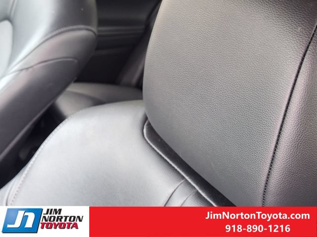 Used 2025 Toyota Highlander XLE AWD/4WD image 15