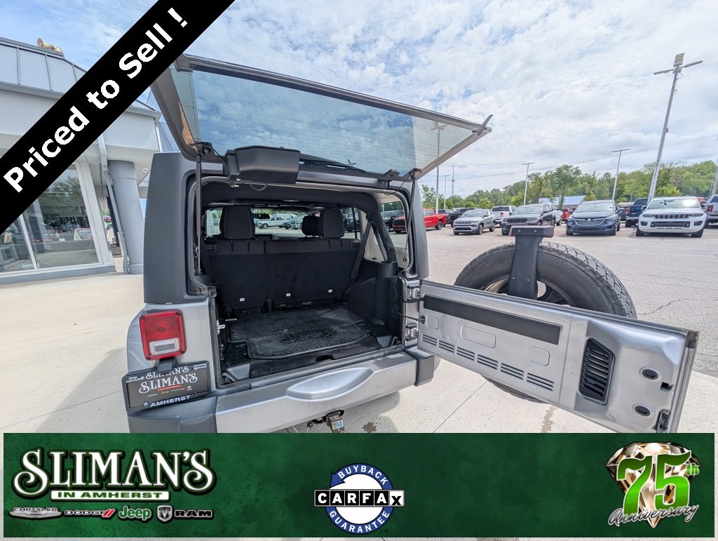 Used 2018 Jeep Wrangler Unlimited Sahara w/ Connectivity Group image 11