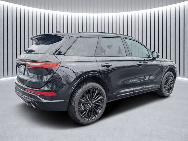 New 2026 Lincoln Corsair Premiere image 3