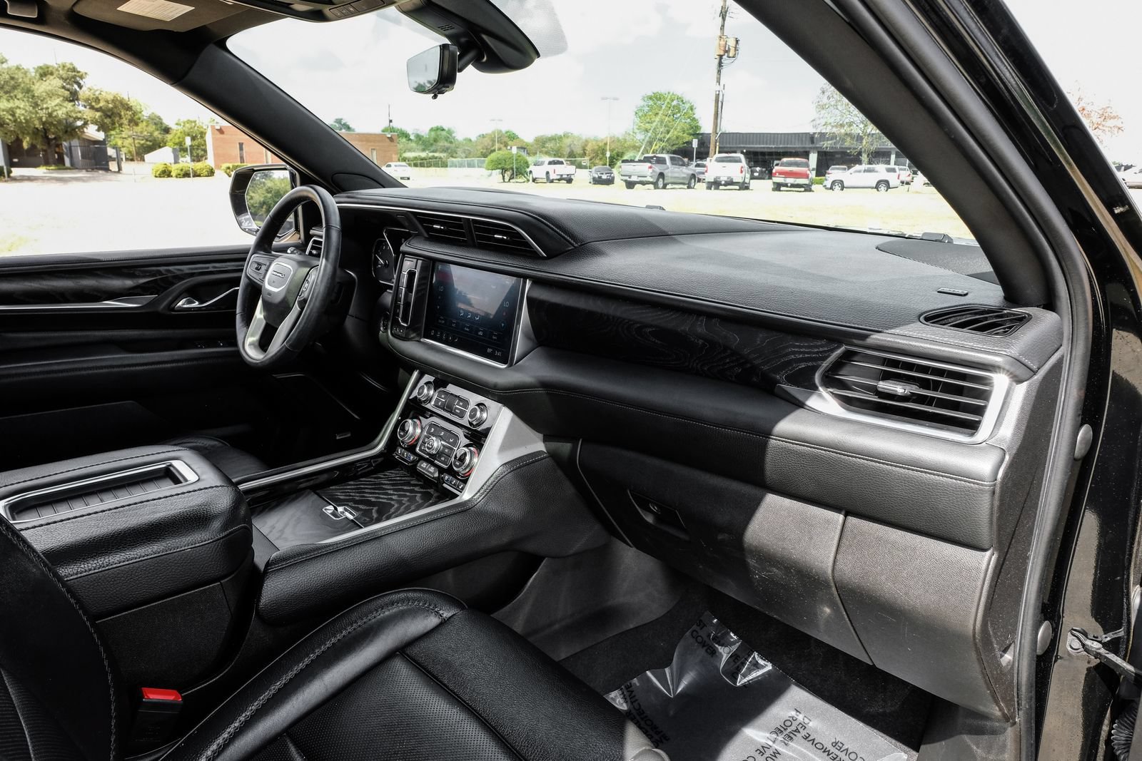 Used 2021 GMC Yukon XL Denali w/ Denali Premium Package RWD image 19