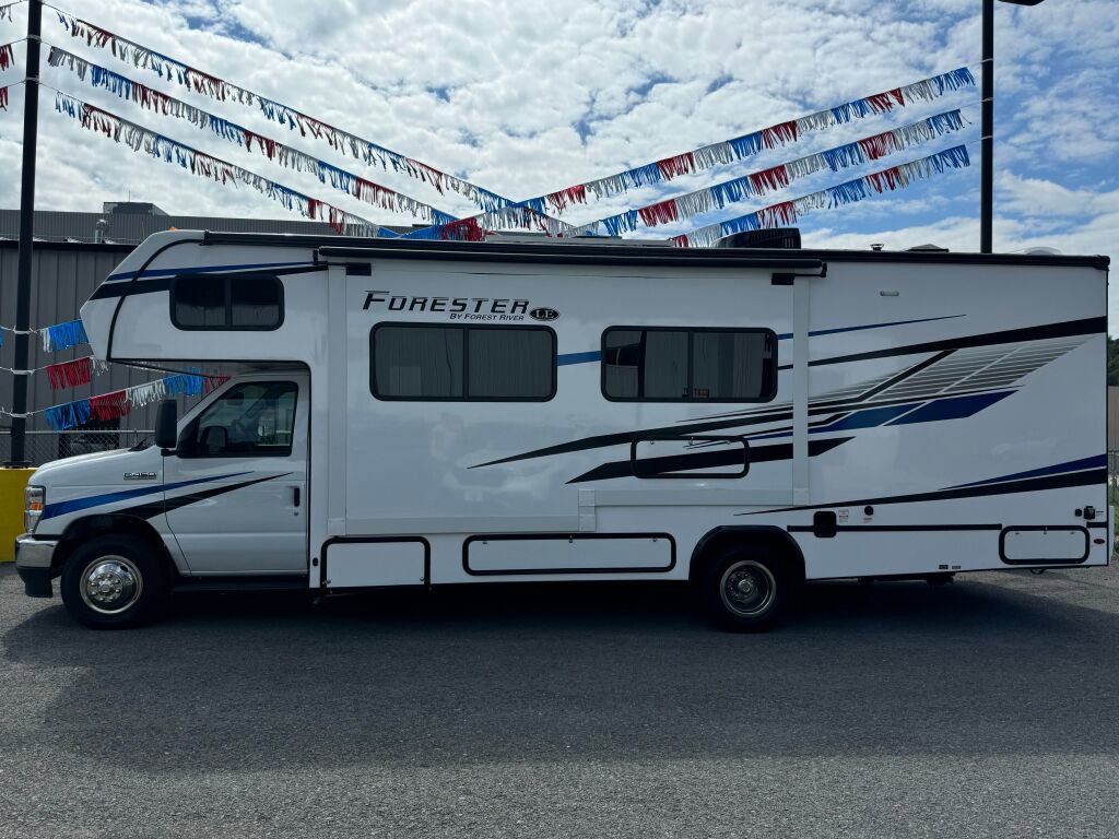 Used 2024 Ford E-450 and Econoline 450 Super Duty w/ Motorhome Prep Package RWD image 2