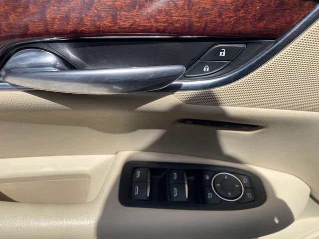Used 2018 Cadillac XT5 Luxury w/ Driver Awareness Package FWD image 24
