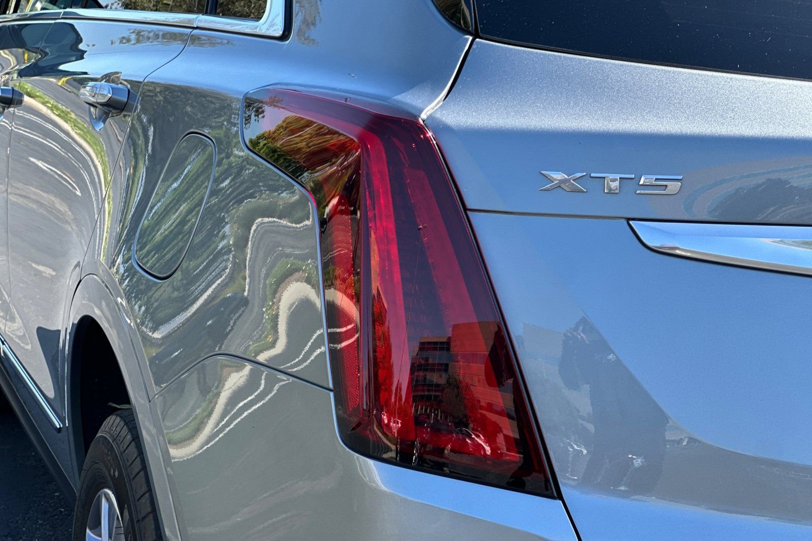 Used 2023 Cadillac XT5 Premium Luxury w/ Technology Package AWD/4WD image 49