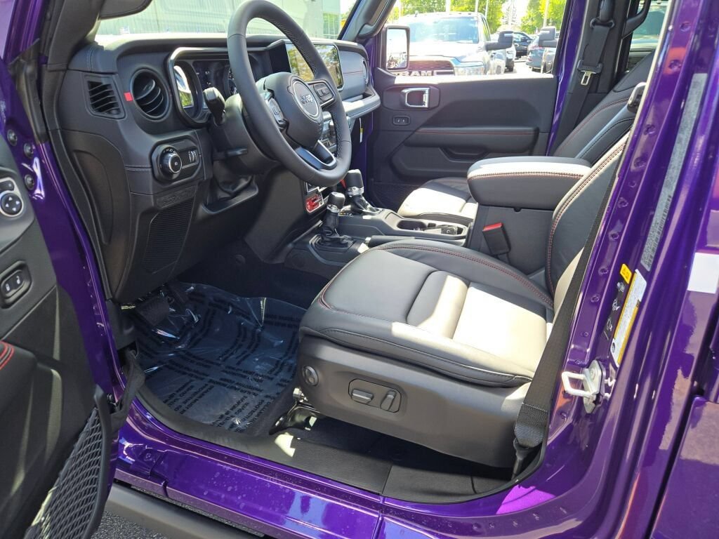 New 2026 Jeep Wrangler Unlimited Rubicon AWD/4WD image 28
