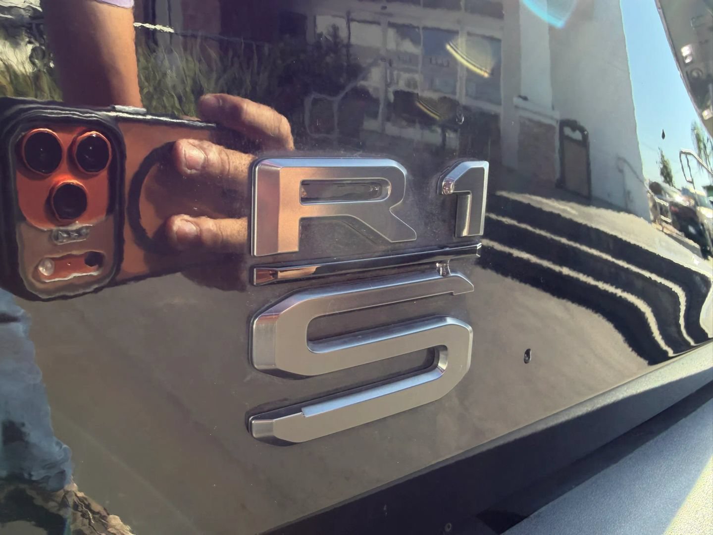 Used 2025 Rivian R1S Adventure Dual AWD/4WD image 19