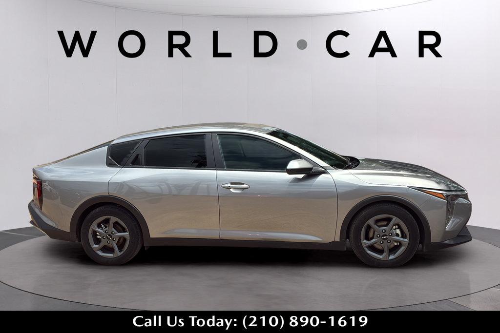 Used 2025 Kia K4 FWD image 16