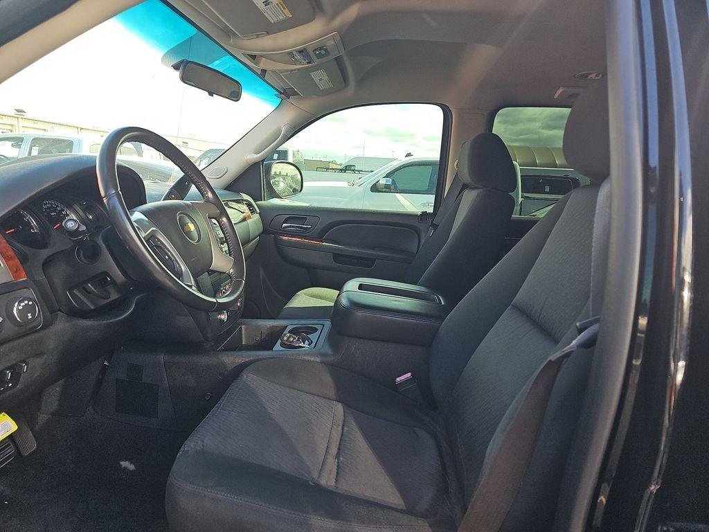 Used 2013 Chevrolet Suburban 2500 LS w/ Skid Plate Package AWD/4WD image 11