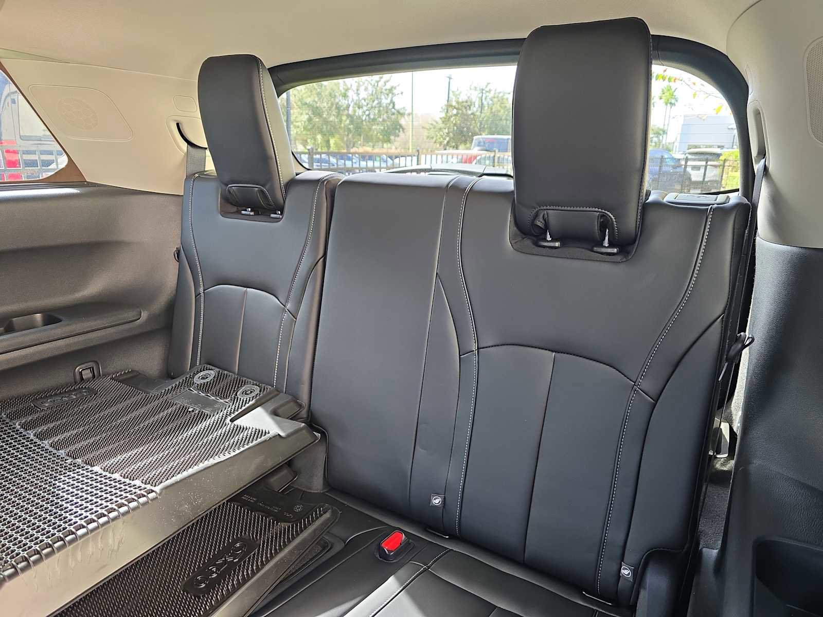 Certified 2024 INFINITI QX60 Luxe image 11