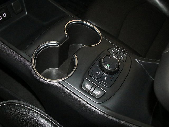 Used 2024 GMC Terrain SLT image 20