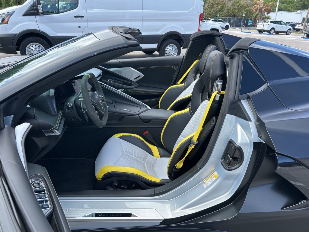 Used 2021 Chevrolet Corvette Stingray Premium Conv w/ Z51 Performance Package image 10