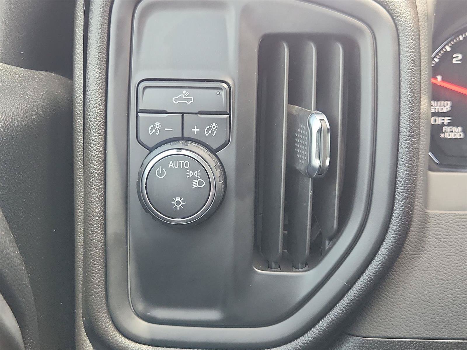 Certified 2025 Chevrolet Silverado 1500 Custom RWD image 17