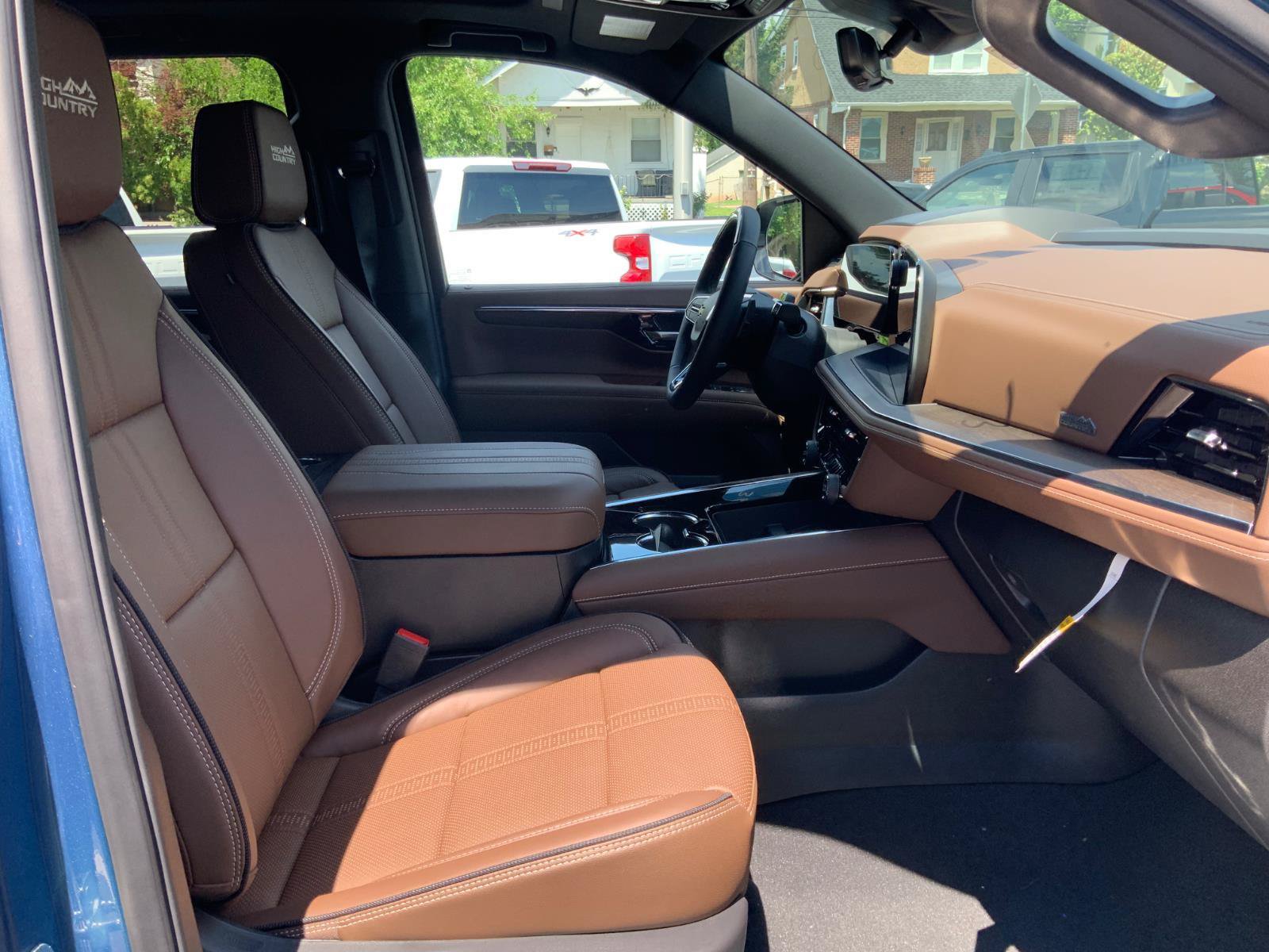New 2026 Chevrolet Suburban High Country AWD/4WD image 15