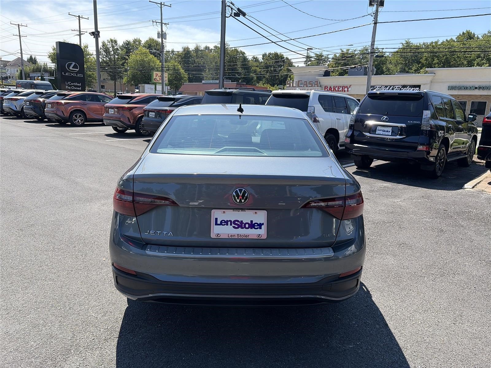 Used 2022 Volkswagen Jetta SE FWD image 4