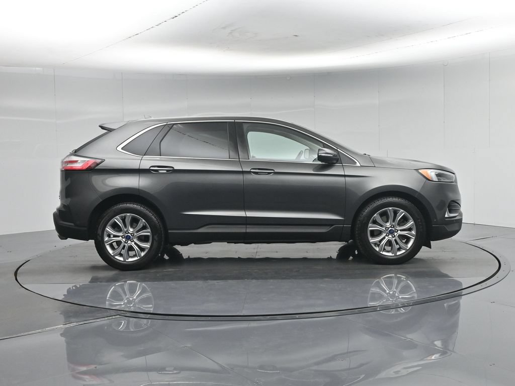 Used 2020 Ford Edge Titanium w/ Equipment Group 301A AWD/4WD image 28