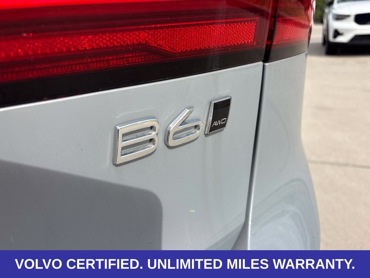 Certified 2025 Volvo V90 B6 Cross Country Plus AWD/4WD image 11