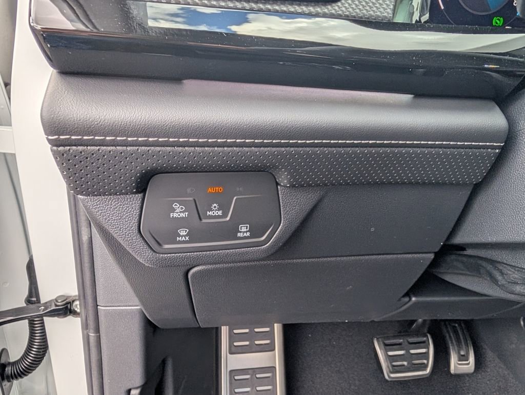 New 2026 Volkswagen Atlas Cross Sport SEL Premium R-Line image 19